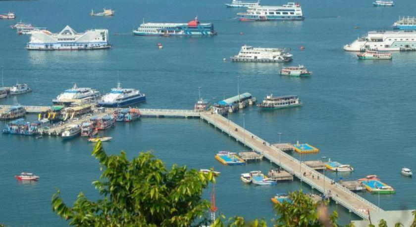 The Globe Hotel, Bar & Restaurant Pattaya Eksteriør billede